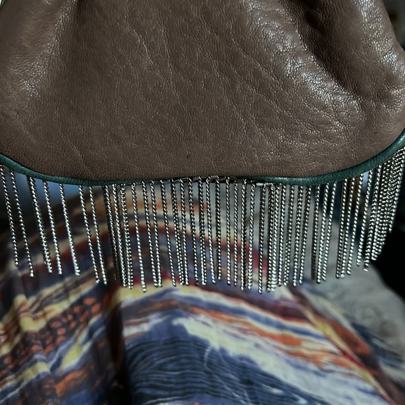 Fossil clutch brown with leaves and chain fringe - Picture 3 of 4
